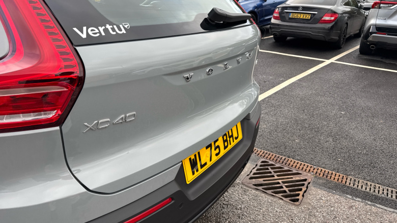 Volvo XC40 2.0 B3P Plus Dark 5dr Auto Petrol Estate